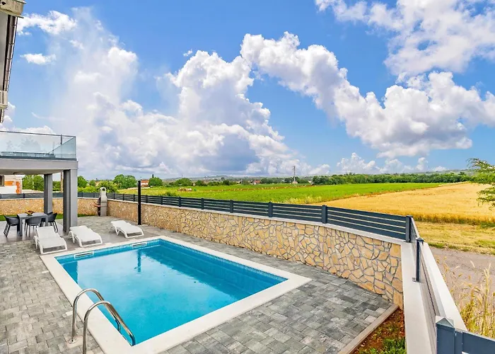 Stunning Home In Pula With Outdoor Swimming Pool